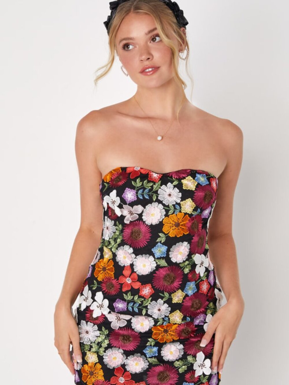 Lulus Thriving Beauty Black 3d Floral Embroidered Strapless Mini Dress - Size L